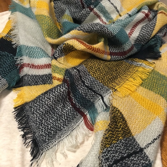 NWT Plaid Blanket Scarf Wrap - Picture 5 of 5